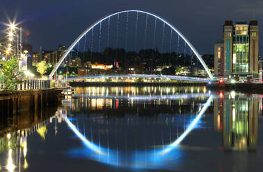 Gateshead Millennium Bridge at night, Newcastle-upon-Tyne, Tyne and Wear, England, United Kingdom, Europe - RHPLF25335