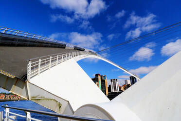 Gateshead Millennium Bridge, Newcastle-upon-Tyne, Tyne and Wear, England, United Kingdom, Europe - RHPLF25341