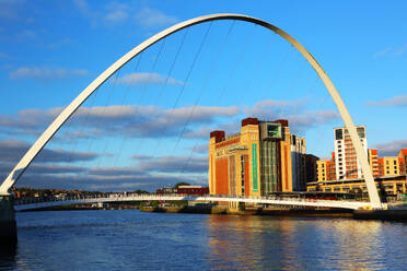 Gateshead Millennium Bridge, Newcastle-upon-Tyne, Tyne and Wear, England, United Kingdom, Europe - RHPLF25347