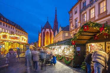 View of Christmas market and Maria Chappel in Oberer Markt at dusk, Wurzburg, Bavaria, Germany, Europe - RHPLF25365