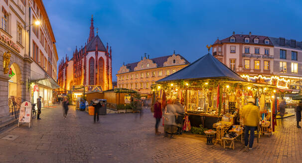 View of Christmas market, Maria Chappel and Falkenhaus in Oberer Markt at dusk, Wurzburg, Bavaria, Germany, Europe - RHPLF25366