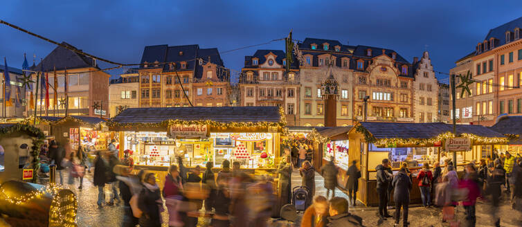 View of Christmas Market in Domplatz, Mainz, Rhineland-Palatinate, Germany, Europe - RHPLF25377