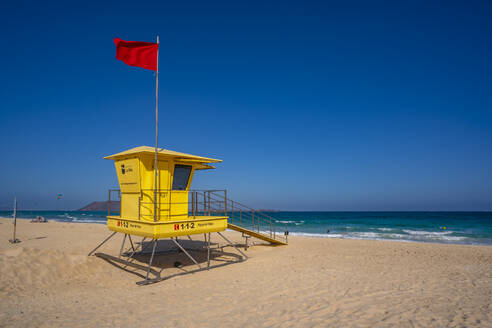 View of beach, lifeguard tower and the Atlantic Ocean, Corralejo Natural Park, Fuerteventura, Canary Islands, Spain, Atlantic, Europe - RHPLF25391