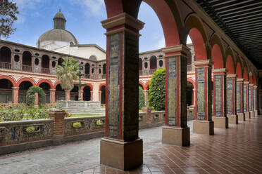 First Cloister, Basilica and Convent of Santo Domingo (Convent of the Holy Rosary), Lima, Peru, South America - RHPLF25429