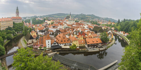 Historic town of Cesky Krumlov and Cesky Krumlov Caste Tower, UNESCO World Heritage Site, Cesky Krumlov, South Bohemian Region, Czech Republic (Czechia), Europe - RHPLF25865