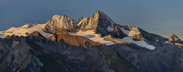 Panoramablick auf Schneeberge in Tirol, Nationalpark Hohe Tauern, Österreich - ANSF00422