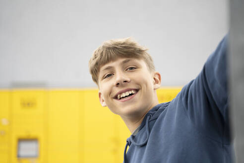 Happy boy with blond hair - NJAF00346