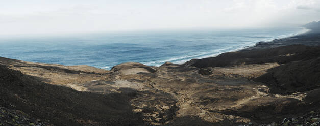 Die Insel Fuerteventura mit Vulkanlandschaft und Meer - RSGF00947