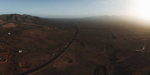 Fuerteventura vulkanische Landschaft mit Sonnenuntergang Himmel - RSGF00952