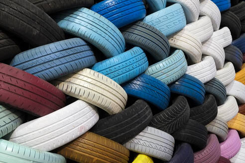 Wall of colorful recycled tires - TETF02222