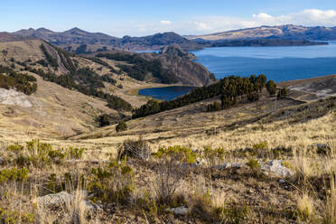 Copacabana, view of the landscape around the town, overlooking Lake Titicaca. - MINF16687