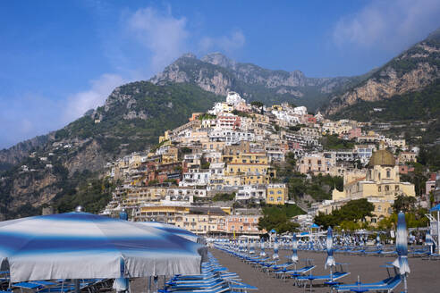 Amalfi coast near town on sunny day - LOMF01386