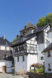 Germany, North Rhine Westphalia, Blankenheim, Historic half-timbered houses - GWF07864