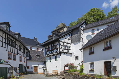 Germany, North Rhine Westphalia, Blankenheim, Historic half-timbered houses - GWF07873