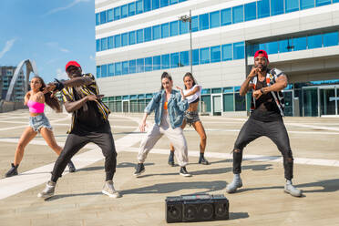 Hip hop crew dancing - Multiracial group of people having fun outdoors - DMDF00501