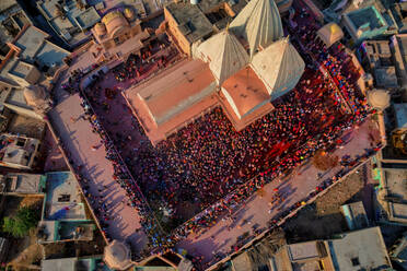 Aerial view of Shri Raas Bihari Temple during the Holy colour festival in Barsana, Uttar Pradesh, India. - AAEF19905