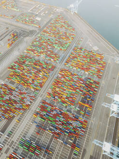 Luftaufnahme des Hafens von Long Beach, Kalifornien, Vereinigte Staaten. - AAEF20026
