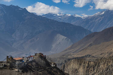Dorf am Rande, Muktinath-Tal, Königreich Mustang, Himalaya, Nepal, Asien - RHPLF26163