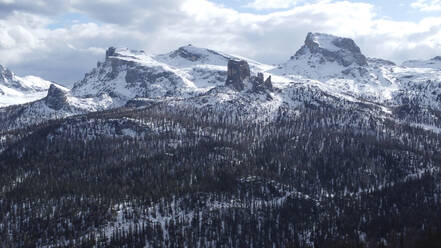 Cinque Torri, Averau and Ra gusela mountains covered in snow in a sunny day near Cortina d'Ampezzo, Dolomites, Belluno, Italy, Europe - RHPLF26279