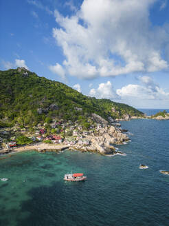 Aerial view of boat on Tanote bay, Ko Tao, Thailand. - AAEF20817