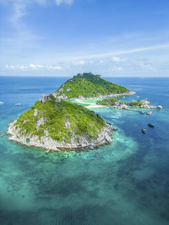 Aerial view of Nang Yuan Island connected by sandbanks off Ko Tao island, Thailand. - AAEF20832