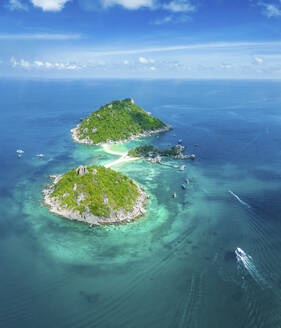 Aerial view of Nang Yuan Island connected by sandbanks off Ko Tao island, Thailand. - AAEF20834