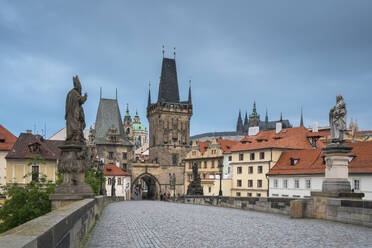 Mala Strana Bridge Tower at Charles Bridge, UNESCO World Heritage Site, Prague, Bohemia, Czech Republic (Czechia), Europe - RHPLF26511