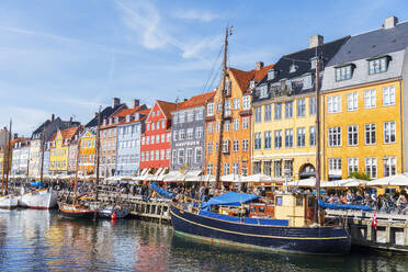 Colourful houses and wooden boats in Nyhavn harbour, Copenhagen, Denmark, Scandinavia, Europe - RHPLF26522