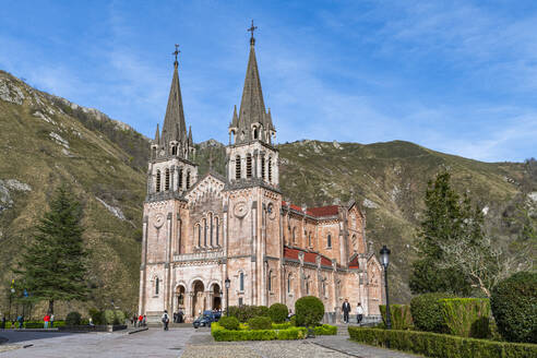 BasA�lica de Santa MarA�a la Real de Covadonga, Picos de Europa National Park, Asturias, Spain, Europe - RHPLF26585