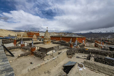 Stupas (Chorten) im Dorf Lo-Manthang, Königreich Mustang, Himalaya, Nepal, Asien - RHPLF26685