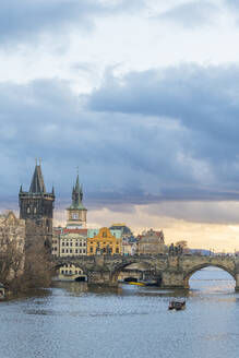 Charles Bridge and Old Town Bridge Tower, UNESCO World Heritage Site, Prague, Bohemia, Czech Republic (Czechia), Europe - RHPLF26720