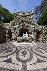 Kaskade der Dichter, Garten des Palastes des Marquis de Pombal, Oeiras, Stadt Lissabon, Portugal, Europa - RHPLF26736