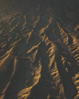 Luftaufnahme von Factory Butte, Caineville Mesa, Caineville, Utah, Vereinigte Staaten. - AAEF21220