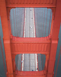 Luftaufnahme der berühmten Golden Gate Bridge, San Francisco, Kalifornien, Vereinigte Staaten. - AAEF21344