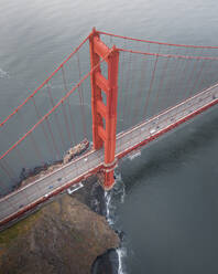 Luftaufnahme der berühmten Golden Gate Bridge, San Francisco, Kalifornien, Vereinigte Staaten. - AAEF21347