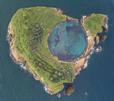 Aerial view of Ilheu de Vila Franca do Campo on Ilha do Pico island on Azores archipelagos, Portugal. - AAEF21753