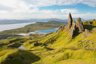 Classic panoramic view of the Old Man of Storr on a sunny summer day, Isle of Skye, Inner Hebrides, Scotland, United Kingdom, Europe - RHPLF26950