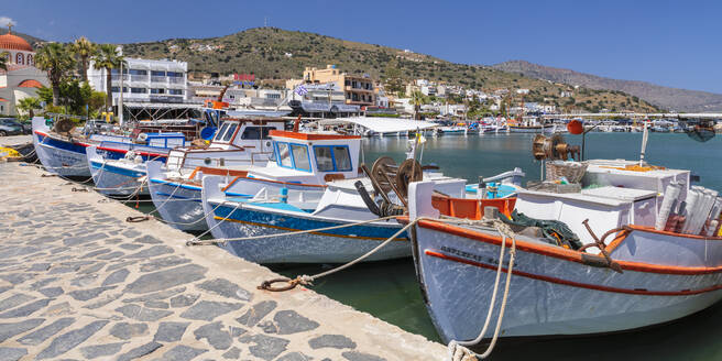 Fishing boats in the port of Elounda, Mirabello Gulf, Lasithi, Crete, Greek Islands, Greece, Europe - RHPLF26980