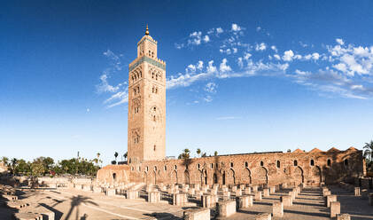 Panoramic of the ancient Koutoubia Mosque and minaret tower, UNESCO World Heritage Site, Marrakech, Morocco, North Africa, Africa - RHPLF27006