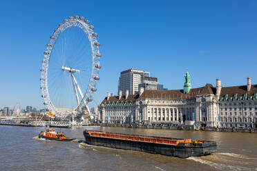 London Eye, tug boat and barge, River Thames, London, England, United Kingdom, Europe - RHPLF27068