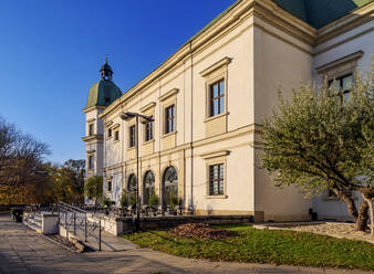 Ujazdow Castle housing Center for Contemporary Art, Warsaw, Masovian Voivodeship, Poland, Europe - RHPLF27095