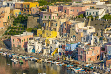 Luftaufnahme von Marina di Corricella, Procida, Flegreische Inseln, Kampanien, Italien, Europa - RHPLF27210