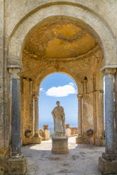 Statue of Ceres at the Villa Cimbrone, Ravello, Amalfi Coast (Costiera Amalfitana), UNESCO World Heritage Site, Campania, Italy, Europe - RHPLF27239