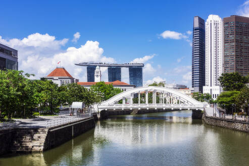 Singapore, Singapore City, Elgin Bridge with Marina Bay Sands in background - THAF03207