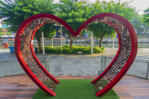 Singapore, Singapore City, Heart shaped installation with love locks in Clarke Quay - THAF03209