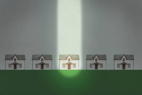 Illustration einer Häuserreihe, wobei ein einzelnes Haus durch einen Scheinwerfer hervorgehoben wird - GWAF00295