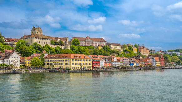 Germany, Baden-Wurttemberg, Meersburg, Town on shore of Lake Constance in sunlight - MHF00725