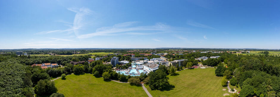 Deutschland, Bayern, Bad Fussing, Drohnenpanorama der Europa Therme - WWF06268