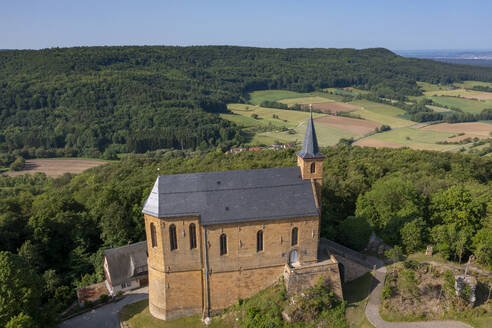 Deutschland, Bayern, Schesslitz, Luftbild der Wallfahrtskirche Gugel - LBF03846