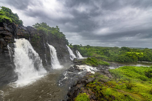 Roaring Boali Falls (Chutes de Boali), Central African Republic, Africa - RHPLF27398